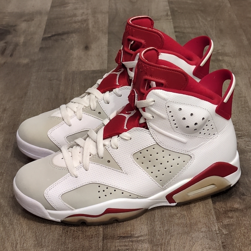 Nike Mens Air Jordan 6 Retro Alternate  384664-113 White Sneakers Size 8